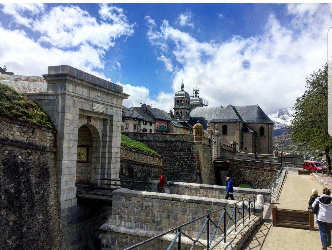 Au Pre Du Moulin - Centre Ville Briançon Exteriér fotografie